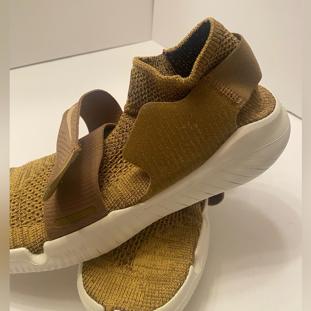 Nike Free RN Motion Flynit 2018 Golden Beige Women’s 10.5 Men’s 9 Athletic Shoe - Picture 11 of 14